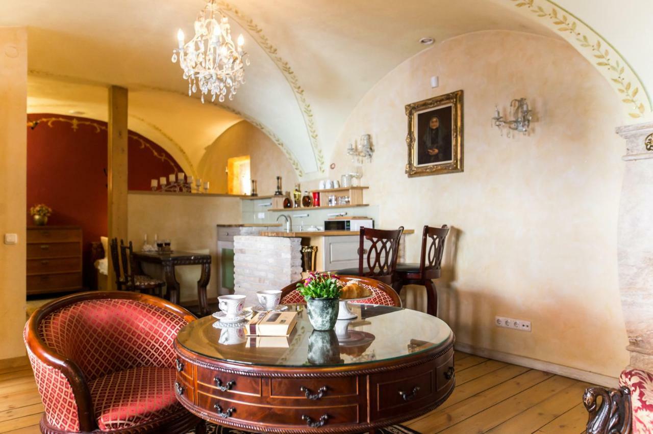 Antique Old Town Studio By Urban Rent Appartement Vilnius Buitenkant foto