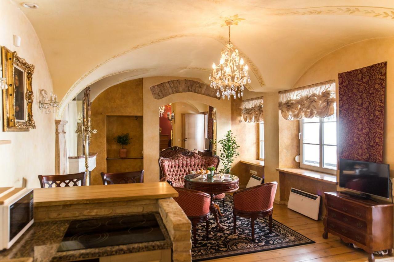Antique Old Town Studio By Urban Rent Appartement Vilnius Buitenkant foto